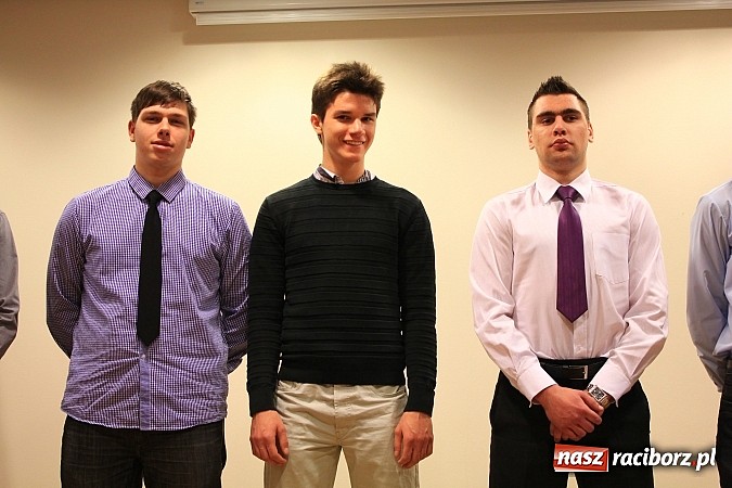 Zdjęcie w galerii na portalu naszraciborz.pl: Wyróżniono młodych krwiodawców z Mechanika wiadomości z regionu