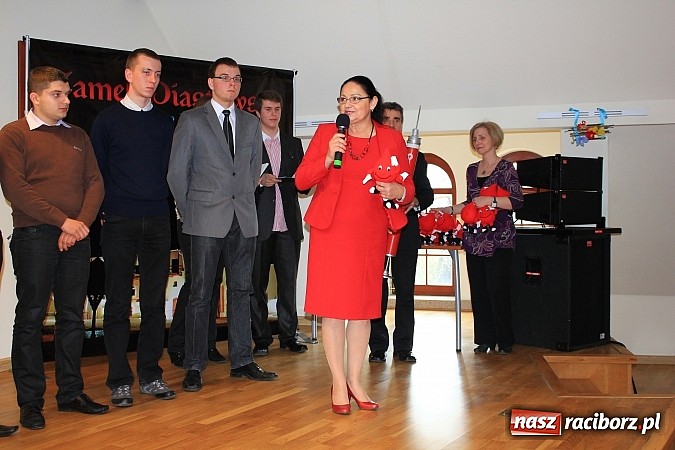 Zdjęcie w galerii na portalu naszraciborz.pl: Wyróżniono młodych krwiodawców z Mechanika wiadomości z regionu