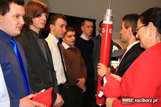 Zdjęcie w galerii na portalu naszraciborz.pl: Wyróżniono młodych krwiodawców z Mechanika wiadomości z regionu