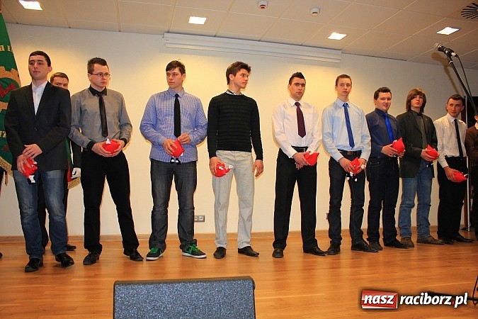 Zdjęcie w galerii na portalu naszraciborz.pl: Wyróżniono młodych krwiodawców z Mechanika wiadomości z regionu