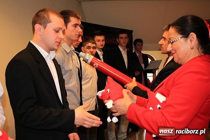 Zdjęcie w galerii na portalu naszraciborz.pl: Wyróżniono młodych krwiodawców z Mechanika wiadomości z regionu