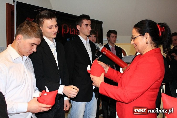 Zdjęcie w galerii na portalu naszraciborz.pl: Wyróżniono młodych krwiodawców z Mechanika wiadomości z regionu