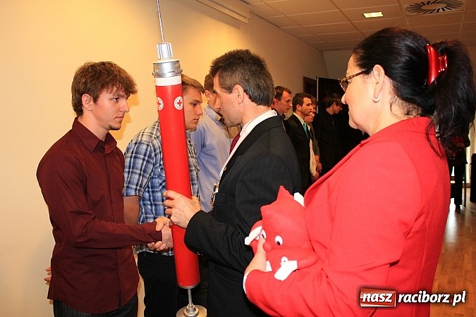 Zdjęcie w galerii na portalu naszraciborz.pl: Wyróżniono młodych krwiodawców z Mechanika wiadomości z regionu