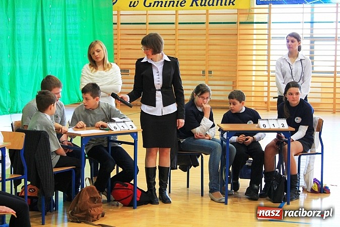 Zdjęcie w galerii na portalu naszraciborz.pl: W Rudniku sprawdzali wiedzę religijną wiadomości z regionu