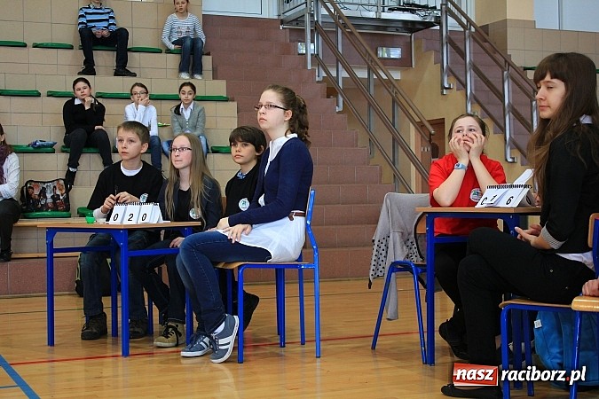 Zdjęcie w galerii na portalu naszraciborz.pl: W Rudniku sprawdzali wiedzę religijną wiadomości z regionu