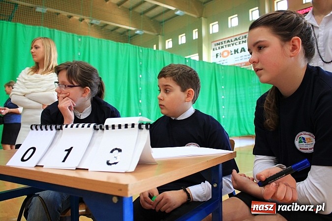Zdjęcie w galerii na portalu naszraciborz.pl: W Rudniku sprawdzali wiedzę religijną wiadomości z regionu