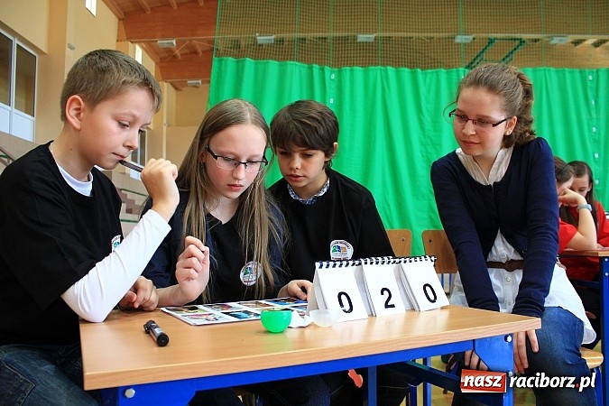 Zdjęcie w galerii na portalu naszraciborz.pl: W Rudniku sprawdzali wiedzę religijną wiadomości z regionu