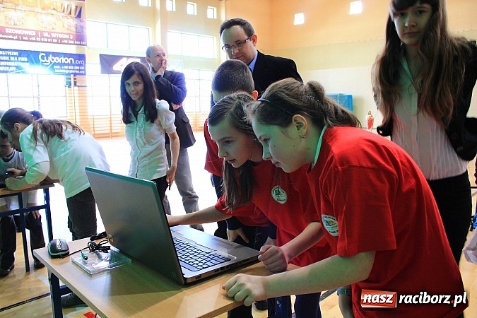 Zdjęcie w galerii na portalu naszraciborz.pl: W Rudniku sprawdzali wiedzę religijną wiadomości z regionu