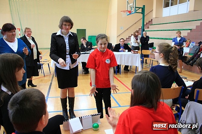 Zdjęcie w galerii na portalu naszraciborz.pl: W Rudniku sprawdzali wiedzę religijną wiadomości z regionu