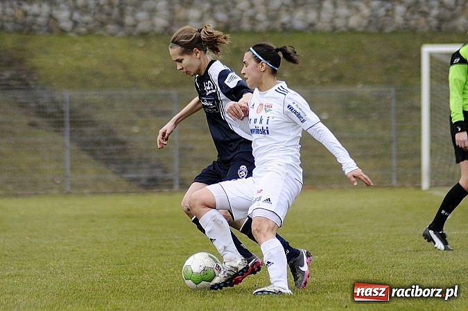 Zdjęcie w galerii na portalu naszraciborz.pl: Sensacja przy Zamkowej! Beniaminek lepszy od mistrzyń Polski wiadomości z regionu