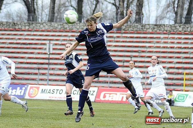 Zdjęcie w galerii na portalu naszraciborz.pl: Sensacja przy Zamkowej! Beniaminek lepszy od mistrzyń Polski wiadomości z regionu