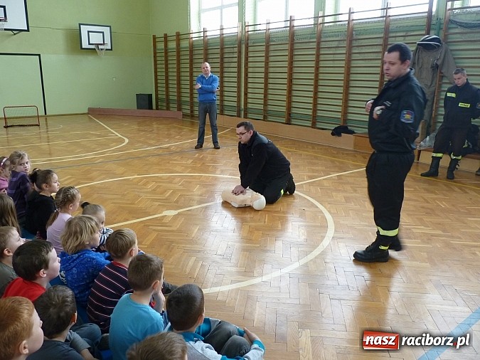 Zdjęcie w galerii na portalu naszraciborz.pl: W Tworkowie agresji mówią NIE! wiadomości z regionu