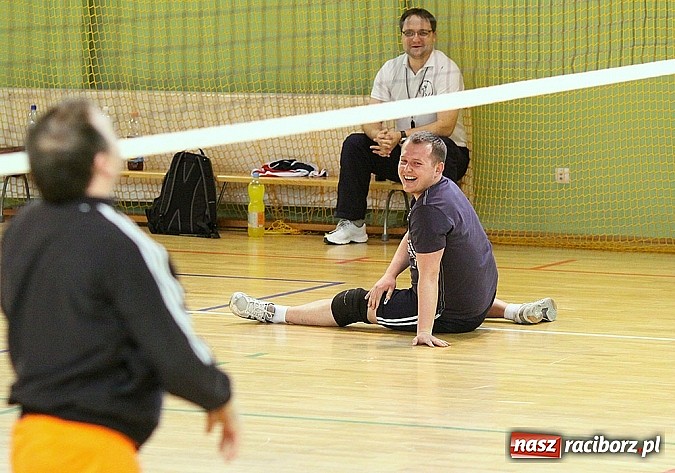 Zdjęcie w galerii na portalu naszraciborz.pl: Siatkówka: zacięta walka w Kuźni wiadomości z regionu