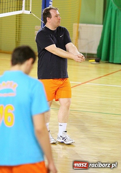 Zdjęcie w galerii na portalu naszraciborz.pl: Siatkówka: zacięta walka w Kuźni wiadomości z regionu