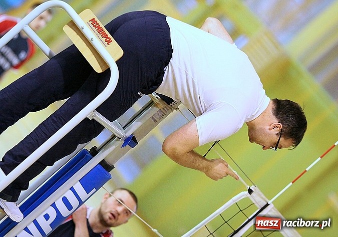 Zdjęcie w galerii na portalu naszraciborz.pl: Siatkówka: zacięta walka w Kuźni wiadomości z regionu