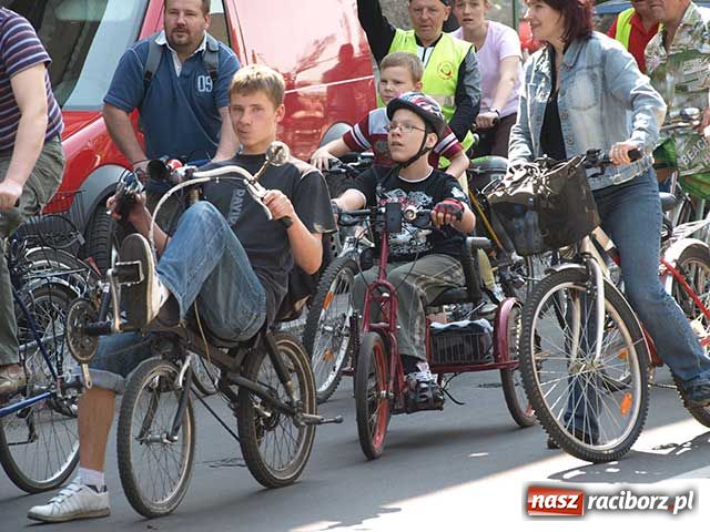 Zdjęcie w galerii na portalu naszraciborz.pl: Masa Krytyczna - pół tysiąca rowerzystów! wiadomości z regionu