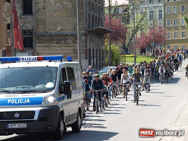 Zdjęcie w galerii na portalu naszraciborz.pl: Masa Krytyczna - pół tysiąca rowerzystów! wiadomości z regionu