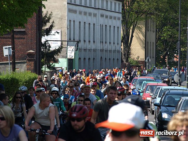 Zdjęcie w galerii na portalu naszraciborz.pl: Masa Krytyczna - pół tysiąca rowerzystów! wiadomości z regionu