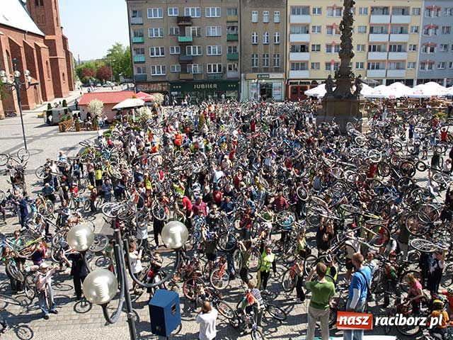 Zdjęcie w galerii na portalu naszraciborz.pl: Masa Krytyczna - pół tysiąca rowerzystów! wiadomości z regionu