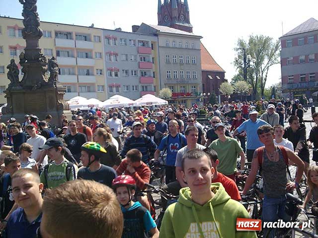 Zdjęcie w galerii na portalu naszraciborz.pl: Masa Krytyczna - pół tysiąca rowerzystów! wiadomości z regionu