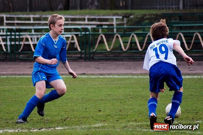 Zdjęcie w galerii na portalu naszraciborz.pl: Strzał Szymona Kalisza zapewnił Unii komplet punktów wiadomości z regionu