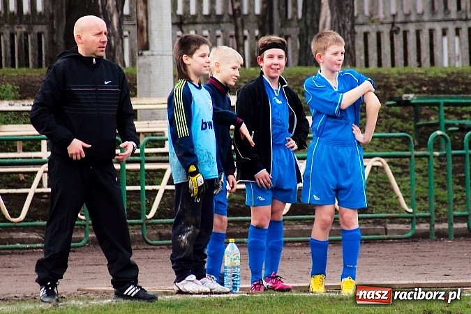 Zdjęcie w galerii na portalu naszraciborz.pl: Strzał Szymona Kalisza zapewnił Unii komplet punktów wiadomości z regionu