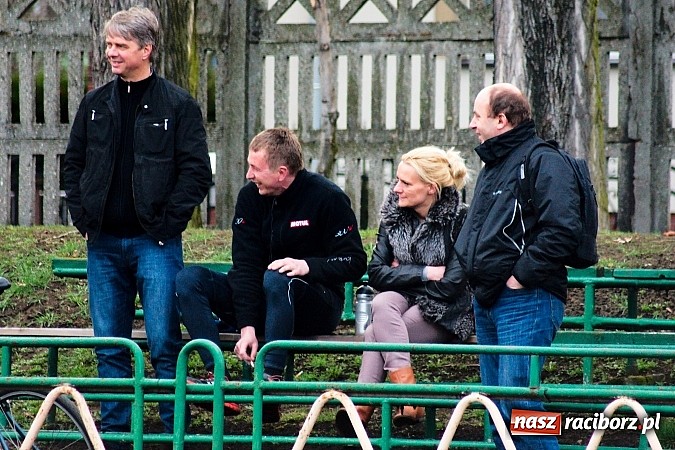 Zdjęcie w galerii na portalu naszraciborz.pl: Strzał Szymona Kalisza zapewnił Unii komplet punktów wiadomości z regionu