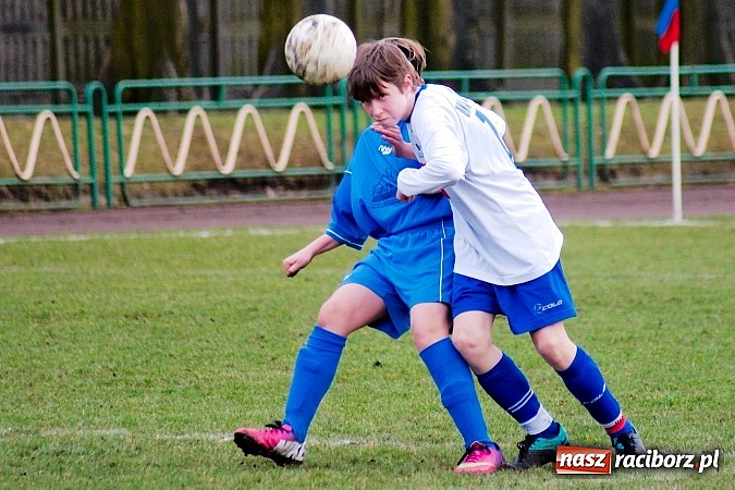 Zdjęcie w galerii na portalu naszraciborz.pl: Strzał Szymona Kalisza zapewnił Unii komplet punktów wiadomości z regionu