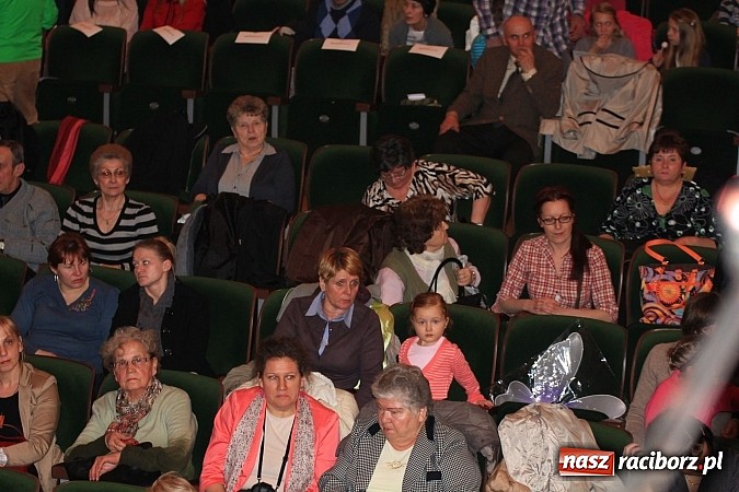 Zdjęcie w galerii na portalu naszraciborz.pl: Zespoły taneczne wystąpiły dla Ksawiera wiadomości z regionu