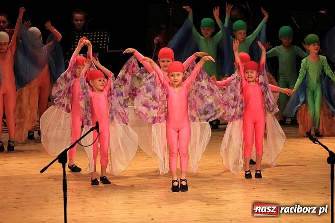 Zdjęcie w galerii na portalu naszraciborz.pl: Zespoły taneczne wystąpiły dla Ksawiera wiadomości z regionu