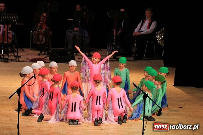 Zdjęcie w galerii na portalu naszraciborz.pl: Zespoły taneczne wystąpiły dla Ksawiera wiadomości z regionu