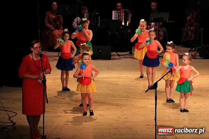 Zdjęcie w galerii na portalu naszraciborz.pl: Zespoły taneczne wystąpiły dla Ksawiera wiadomości z regionu