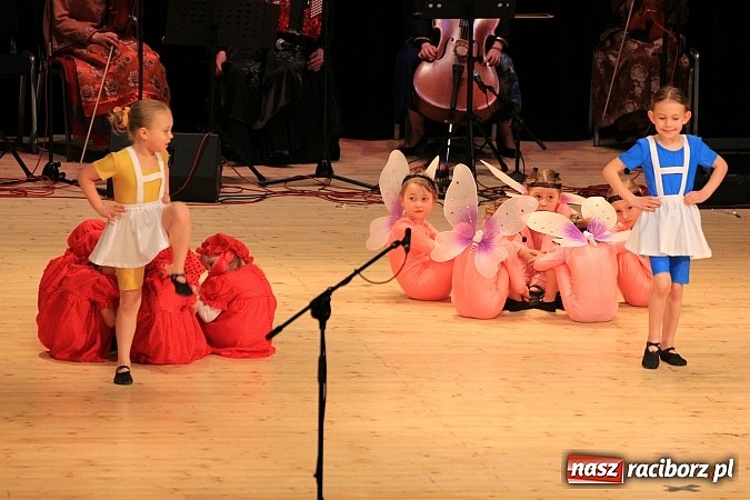 Zdjęcie w galerii na portalu naszraciborz.pl: Zespoły taneczne wystąpiły dla Ksawiera wiadomości z regionu