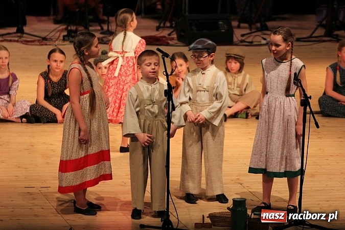 Zdjęcie w galerii na portalu naszraciborz.pl: Zespoły taneczne wystąpiły dla Ksawiera wiadomości z regionu