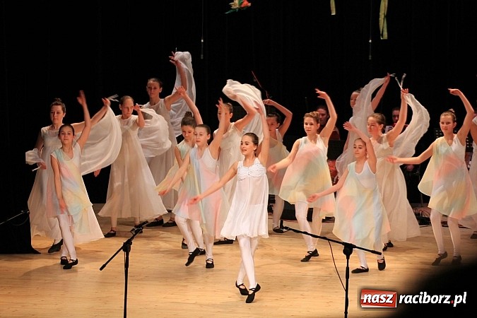 Zdjęcie w galerii na portalu naszraciborz.pl: Zespoły taneczne wystąpiły dla Ksawiera wiadomości z regionu