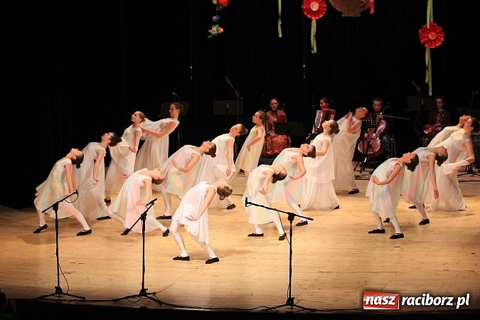 Zdjęcie w galerii na portalu naszraciborz.pl: Zespoły taneczne wystąpiły dla Ksawiera wiadomości z regionu