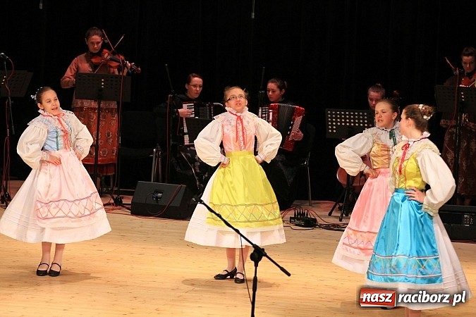 Zdjęcie w galerii na portalu naszraciborz.pl: Zespoły taneczne wystąpiły dla Ksawiera wiadomości z regionu