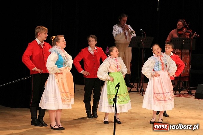 Zdjęcie w galerii na portalu naszraciborz.pl: Zespoły taneczne wystąpiły dla Ksawiera wiadomości z regionu