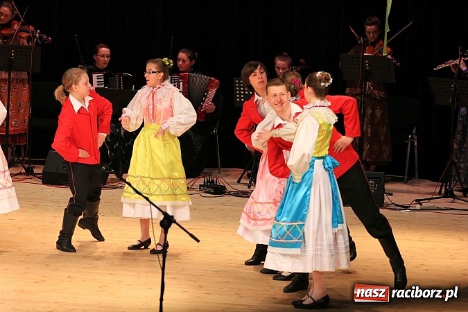 Zdjęcie w galerii na portalu naszraciborz.pl: Zespoły taneczne wystąpiły dla Ksawiera wiadomości z regionu