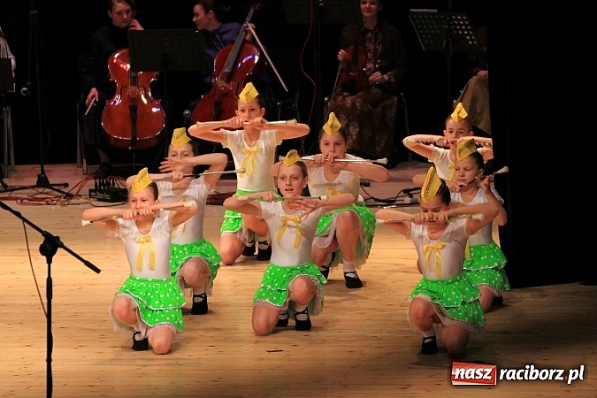 Zdjęcie w galerii na portalu naszraciborz.pl: Zespoły taneczne wystąpiły dla Ksawiera wiadomości z regionu