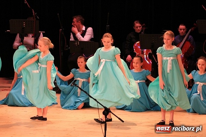 Zdjęcie w galerii na portalu naszraciborz.pl: Zespoły taneczne wystąpiły dla Ksawiera wiadomości z regionu