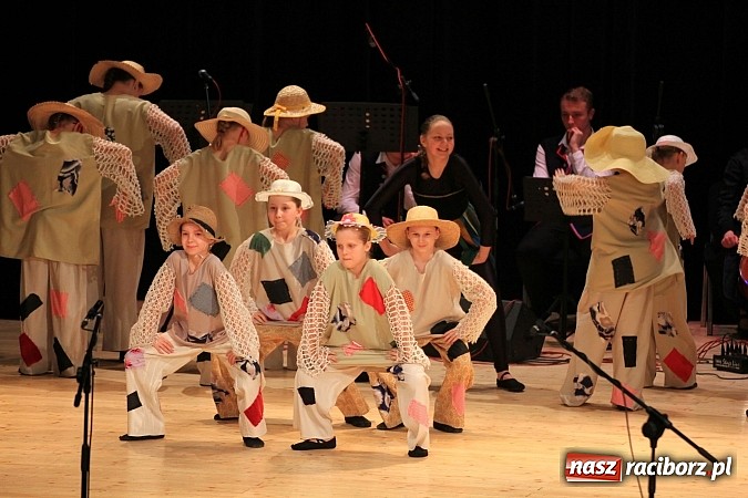 Zdjęcie w galerii na portalu naszraciborz.pl: Zespoły taneczne wystąpiły dla Ksawiera wiadomości z regionu