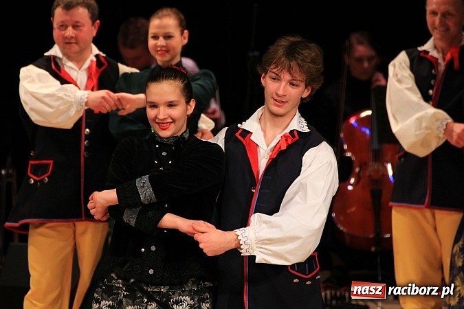 Zdjęcie w galerii na portalu naszraciborz.pl: Zespoły taneczne wystąpiły dla Ksawiera wiadomości z regionu