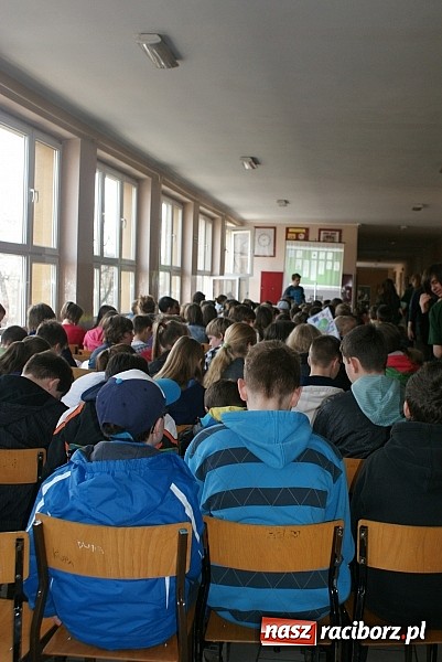 Zdjęcie w galerii na portalu naszraciborz.pl: W Gimnazjum nr 1 odbyły się Dni Otwarte wiadomości z regionu