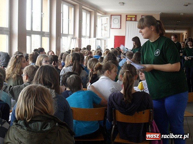 Zdjęcie w galerii na portalu naszraciborz.pl: W Gimnazjum nr 1 odbyły się Dni Otwarte wiadomości z regionu