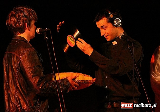 Zdjęcie w galerii na portalu naszraciborz.pl: Czwarta fala na deskach w Kuźni Raciborskiej wiadomości z regionu