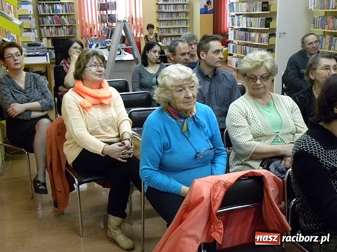 Zdjęcie w galerii na portalu naszraciborz.pl: Wyznawcy skóry gościli w bibliotece wiadomości z regionu