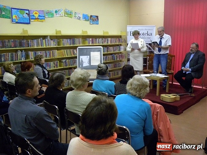 Zdjęcie w galerii na portalu naszraciborz.pl: Wyznawcy skóry gościli w bibliotece wiadomości z regionu
