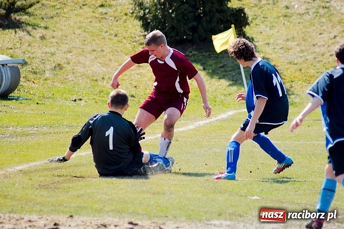 Zdjęcie w galerii na portalu naszraciborz.pl: Trzy gole kapitana nie pomogły Ocicom wiadomości z regionu