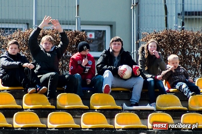 Zdjęcie w galerii na portalu naszraciborz.pl: Trzy gole kapitana nie pomogły Ocicom wiadomości z regionu